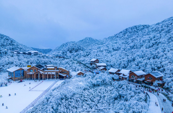 重庆金佛山雪白的童话世界