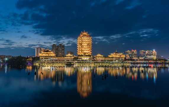 远景楼夜景