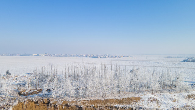 蓝天白雪