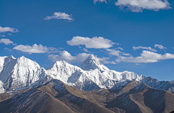 贡嘎雪山