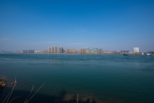 长江边的城市