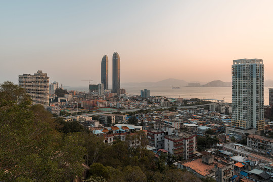 厦门老城区城市天际线黄昏风景