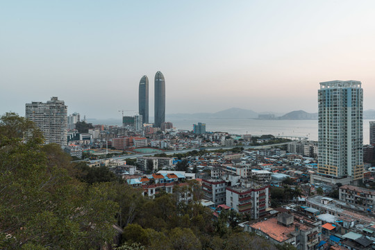 厦门老城区城市天际线黄昏风景