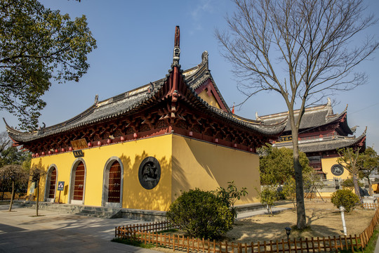 黄色寺庙建筑