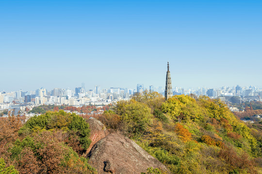 杭州西湖宝石山保俶塔秋景