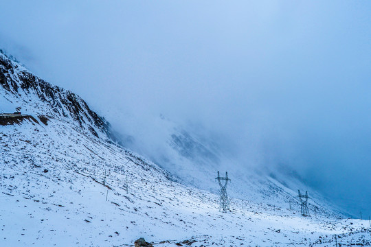 巴郎山雪景