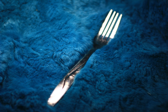 西餐叉子蓝色毛绒绒