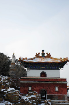 颐和园万寿山寺庙雪景