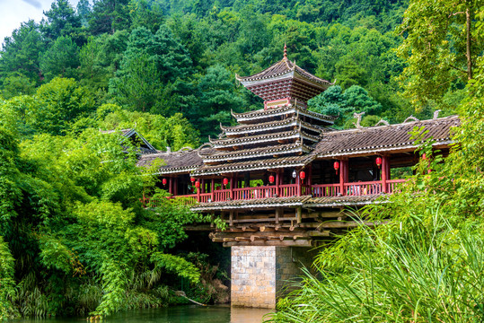 貴州貴陽阿哈湖侗寨風雨橋