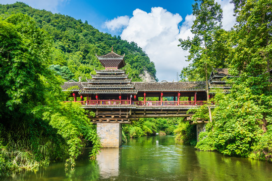 貴州貴陽阿哈湖侗寨風雨橋