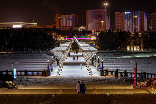 长春雕塑园冰雪新乐园夜晚景观