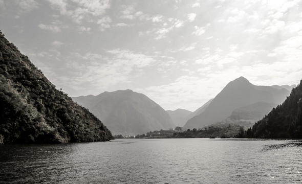 水墨山水风景画