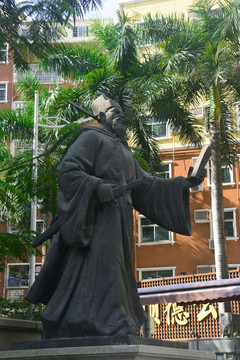 深圳第一位进士宋代黄石塑像