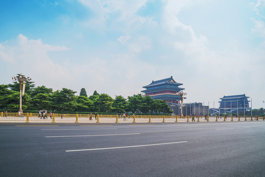 北京古建筑钟鼓楼和宽阔的柏油马