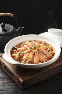 鮮蝦魷魚煲