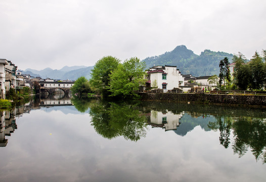 皖南风光歙县北岸村北岸廊桥倒影