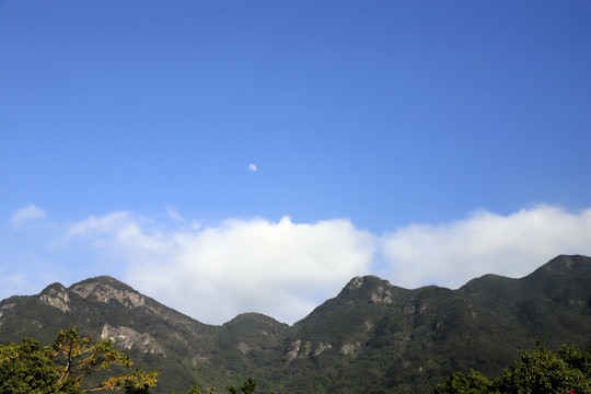 山峦天空