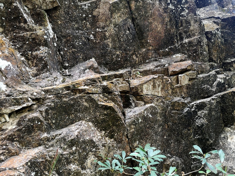 七娘山岩石