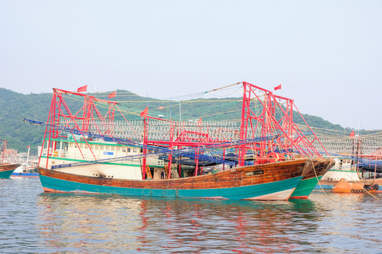 阳江港码头鱿钓船渔船钓鱿鱼