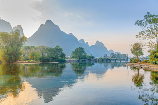 阳朔遇龙河风光