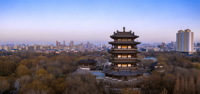 宽幅居右的超然楼