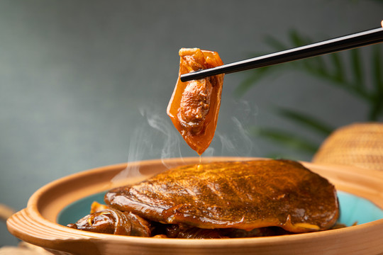 紅燒野生大甲魚(yú)