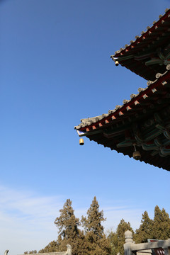 中式古建飞檐翘角斗拱