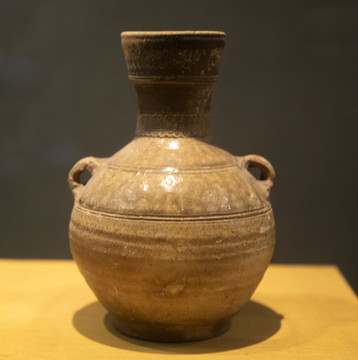 西汉双系原始瓷壶