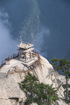 俯瞰华山下棋亭