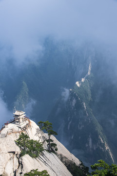 俯瞰华山下棋亭