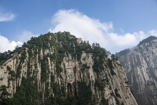 华山断臂悬崖风光