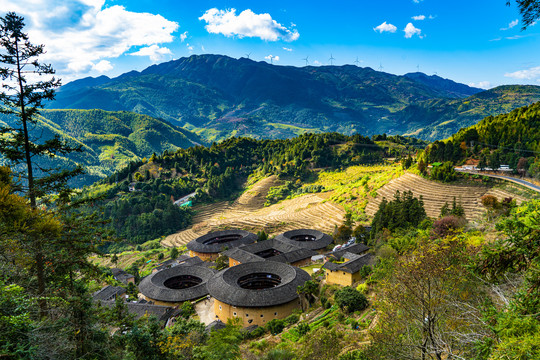 福建四菜一汤土楼群