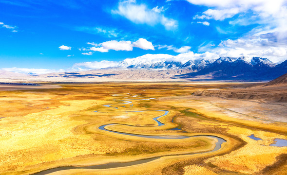 中国新疆塔什库尔干县的吐合曼湿