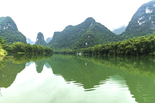 喀斯特山水风光