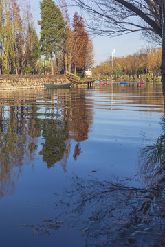 昆明滇池湿地蓝天碧水自然风光