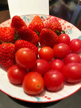 草莓千禧果