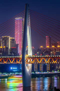 中国重庆嘉陵江千厮门大桥夜景