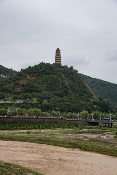 陕西延安滚滚延河水巍巍宝塔山