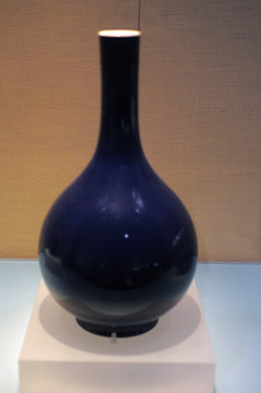 清代雍正霁蓝釉瓶