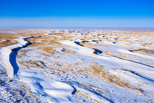 大漠荒滩雪景