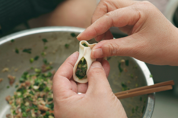 包饺子