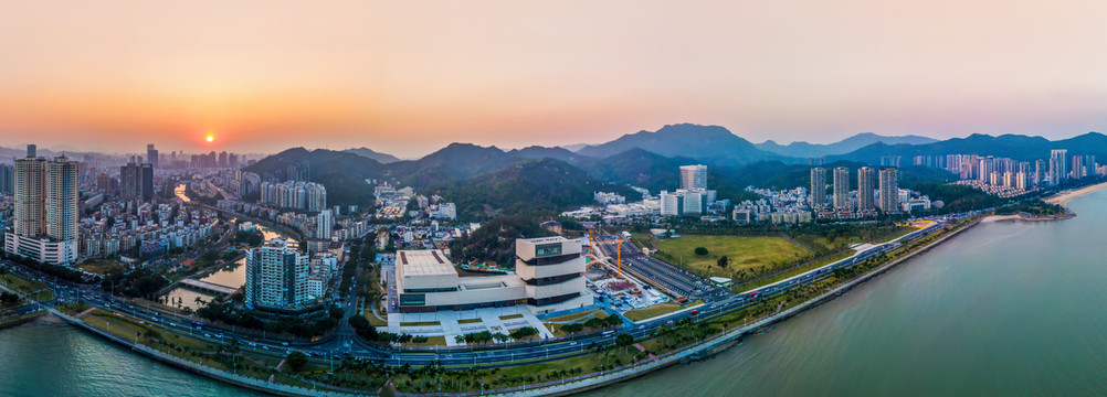 航拍广东珠海城市海岸线风景