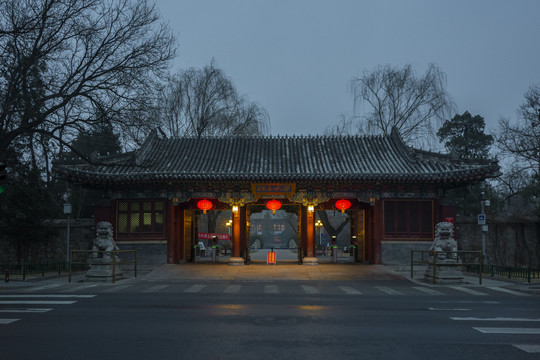 北京大学西校门