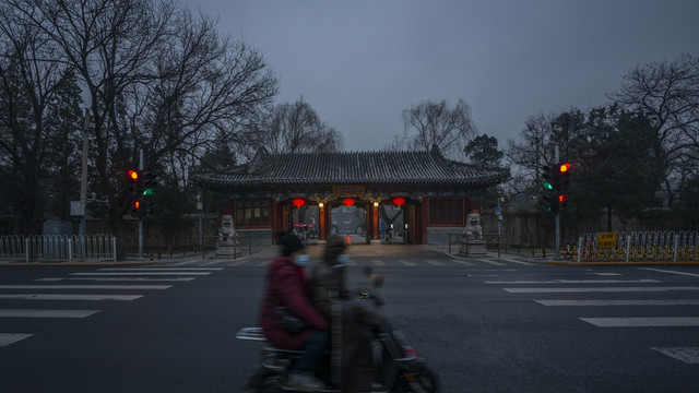 北京大学西校门