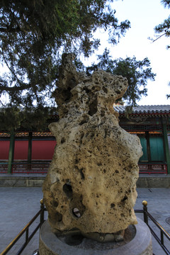 北京颐和园排云门前十二属相石