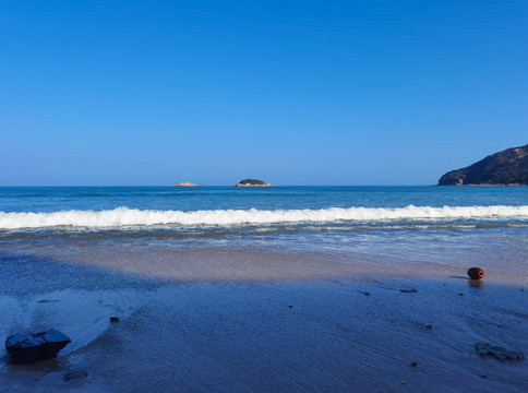 双月湾海浪风景