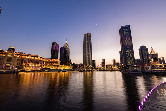 天津津湾广场夜景