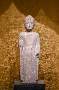 古代石雕菩萨像