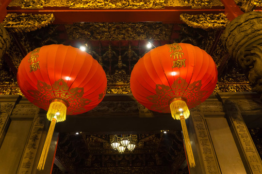 春节寺庙的红灯笼