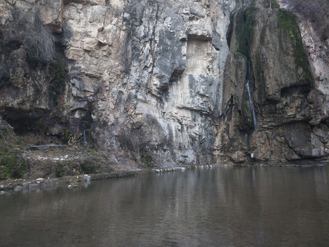 山谷流水